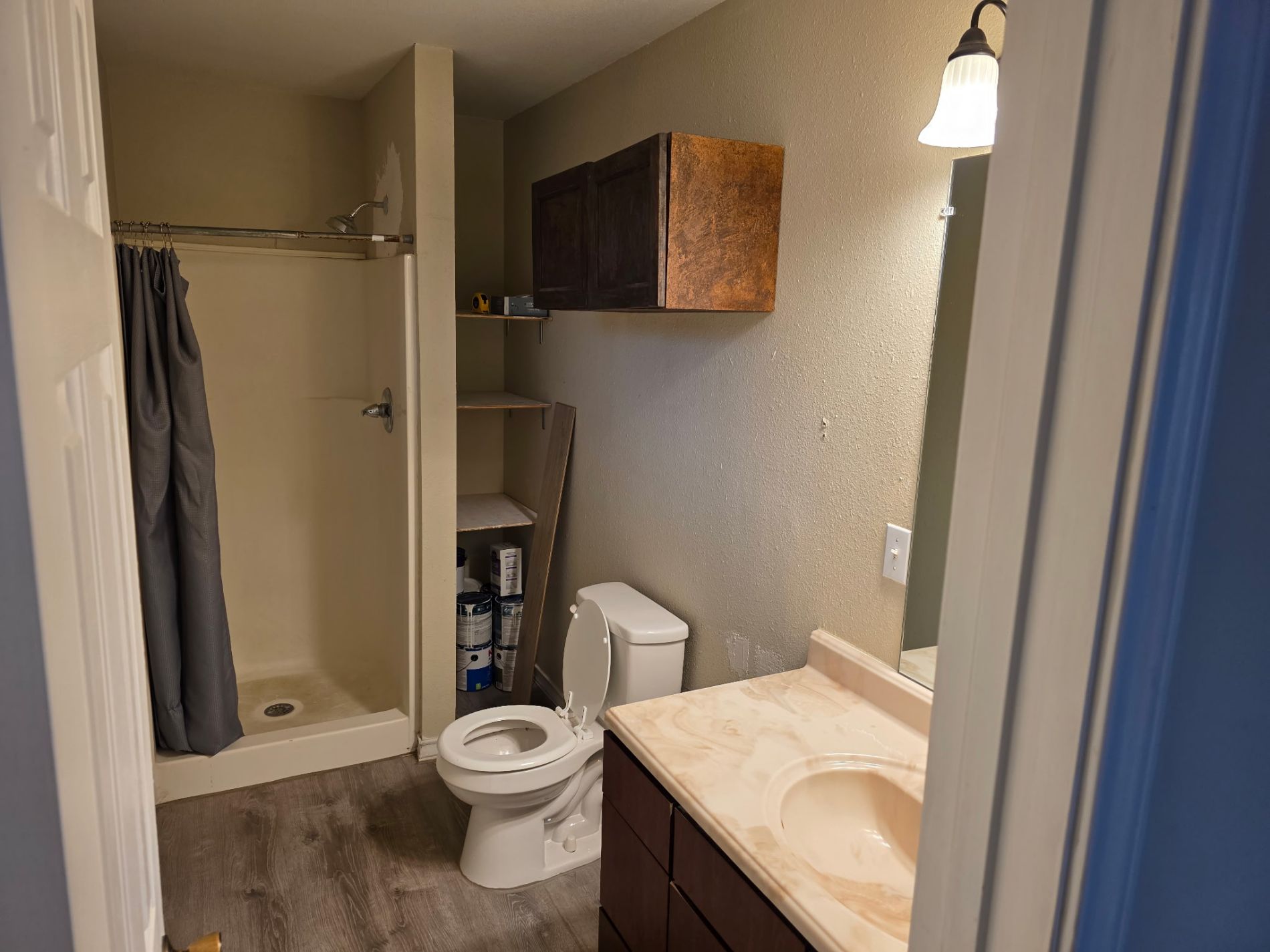 master bedroom full bath